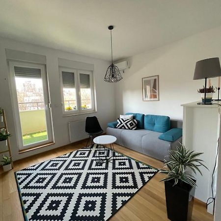 Sunny Studio Appartement Novi Sad Buitenkant foto