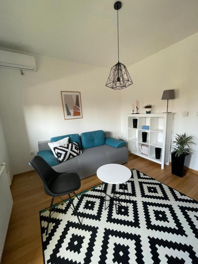 Sunny Studio Appartement Novi Sad Buitenkant foto
