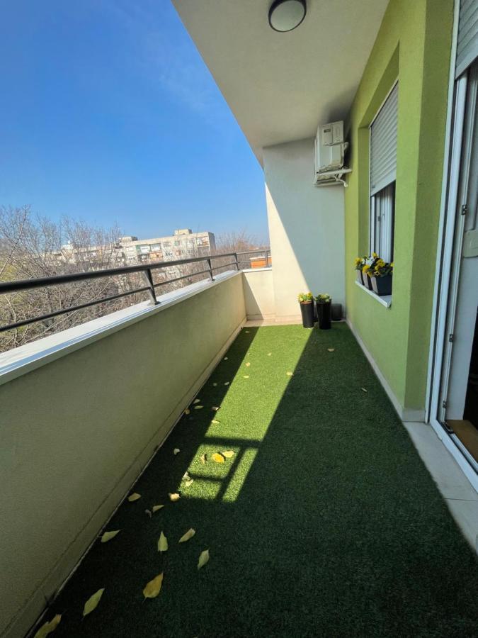Sunny Studio Appartement Novi Sad Buitenkant foto