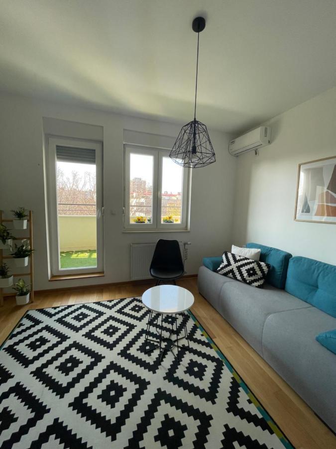 Sunny Studio Appartement Novi Sad Buitenkant foto
